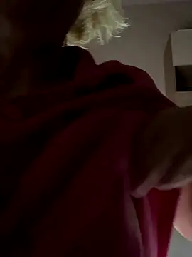 Snapshot of MartaLuna_ chatting on 10.07.25 MartaLuna online show from 10.07.25