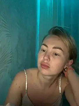 Snapshot of MartaLuna_ chatting on 11.03.25 MartaLuna online show from 11.03.25