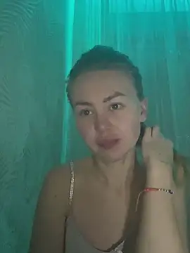 Snapshot of MartaLuna_ chatting on 11.04.25 MartaLuna online show from 11.04.25