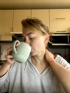 MartaLuna  online show from 11.22.25