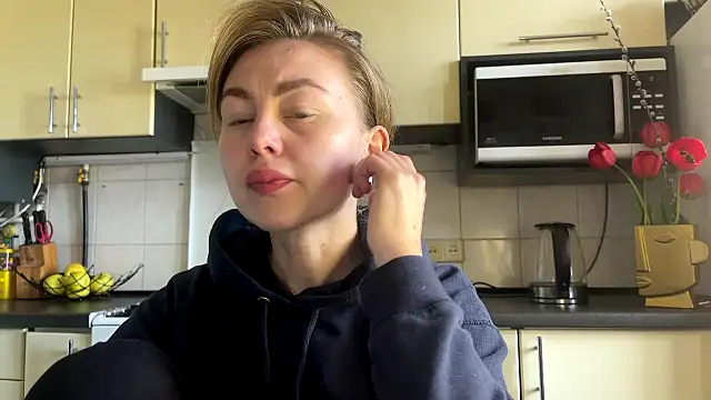 MartaLuna  online show from 04.17.26