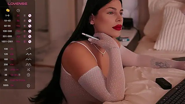 Snapshot of PlayfulAvalyn chatting on 09.29.25 PlayfulAvalyn online show from 09.29.25