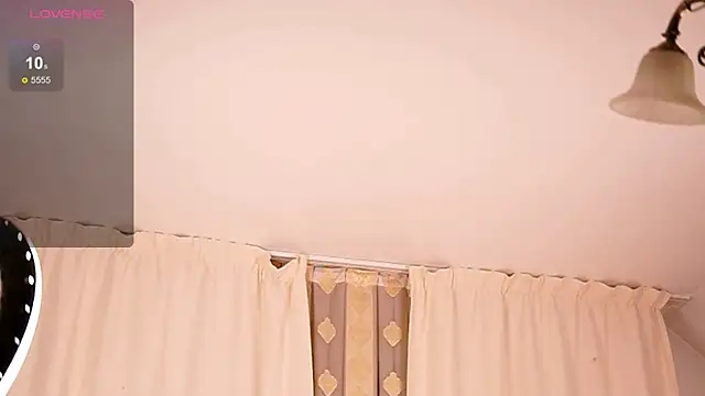 Snapshot of PlayfulAvalyn chatting on 10.31.25 PlayfulAvalyn online show from 10.31.25