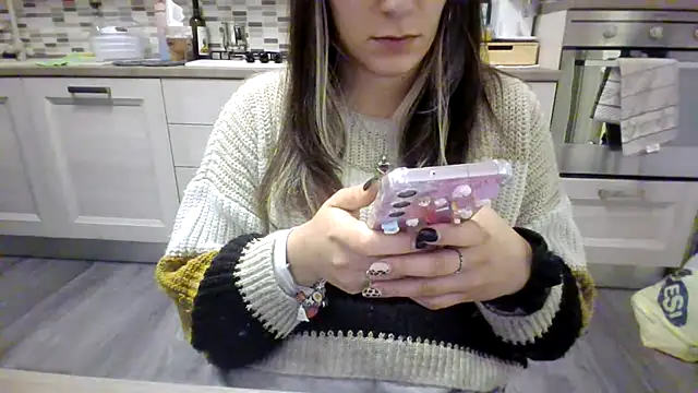 Snapshot of Camaleontica chatting on 10.14.25 Camaleontica online show from 10.14.25