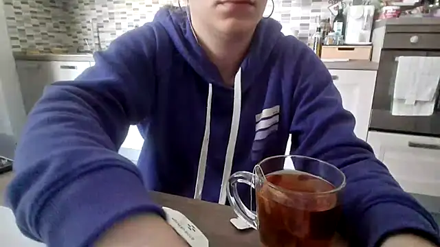 Snapshot of Camaleontica chatting on 11.06.25 Camaleontica online show from 11.06.25