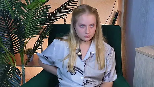 LeighannProo online show from 09.15.25
