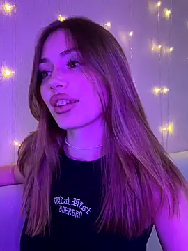 Elizabeth Tay online show from 10.26.25