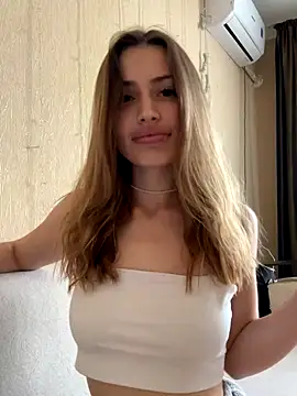 Elizabeth Tay online show from 11.10.25