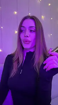 Elizabeth Tay online show from 12.14.25