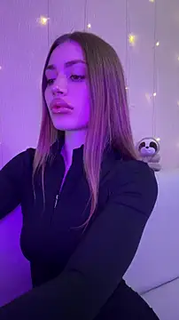 Elizabeth Tay online show from 12.15.25