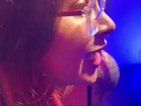 Snapshot of Hannahtwerk chatting on 10.07.25 Hannahtwerk online show from 10.07.25