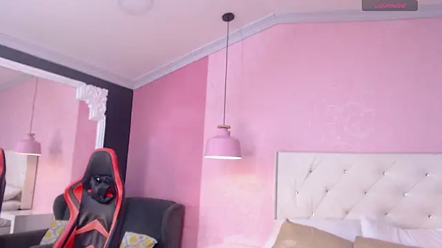 NatashaLimaa online show from 09.30.25