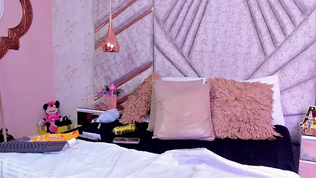 NatashaLimaa online show from 10.26.25