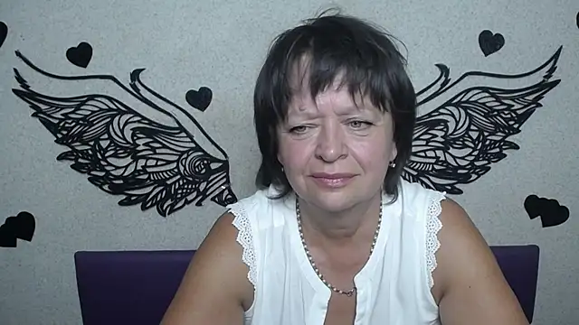 Snapshot of MaltaFora chatting on 09.12.25 MaltaFora online show from 09.12.25