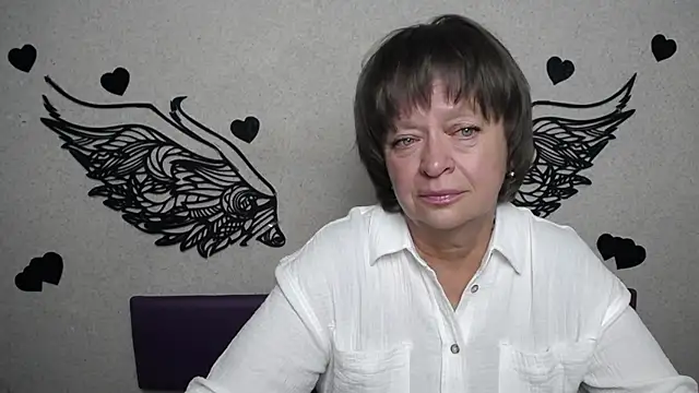 Snapshot of MaltaFora chatting on 09.17.25 MaltaFora online show from 09.17.25