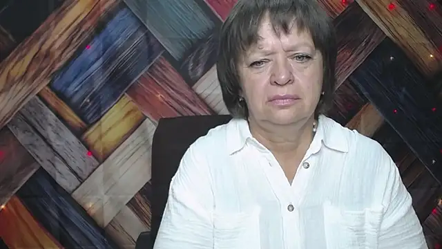 Snapshot of MaltaFora chatting on 09.18.25 MaltaFora online show from 09.18.25