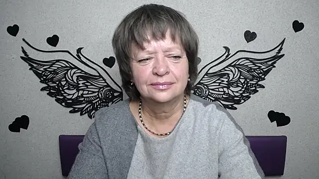 Snapshot of MaltaFora chatting on 09.19.25 MaltaFora online show from 09.19.25