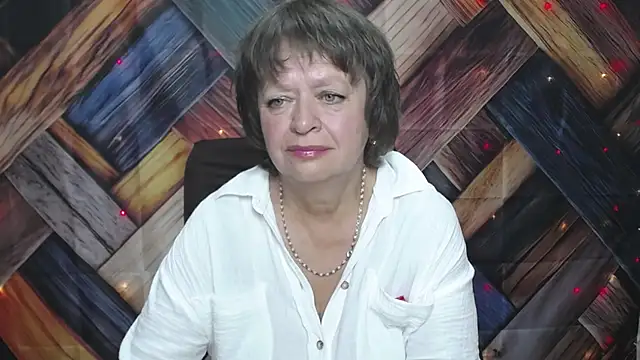 Snapshot of MaltaFora chatting on 09.22.25 MaltaFora online show from 09.22.25