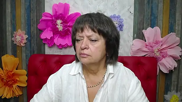 Snapshot of MaltaFora chatting on 10.05.25 MaltaFora online show from 10.05.25