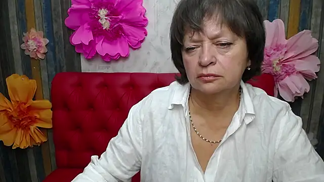 Snapshot of MaltaFora chatting on 10.08.25 MaltaFora online show from 10.08.25