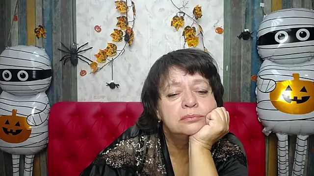 Snapshot of MaltaFora chatting on 10.28.25 MaltaFora online show from 10.28.25