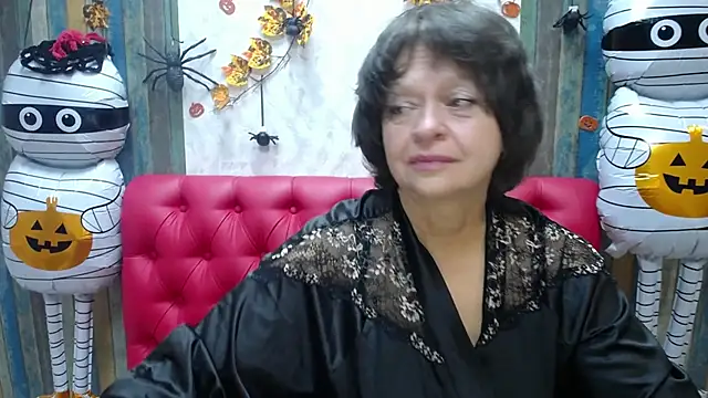 Snapshot of MaltaFora chatting on 11.02.25 MaltaFora online show from 11.02.25