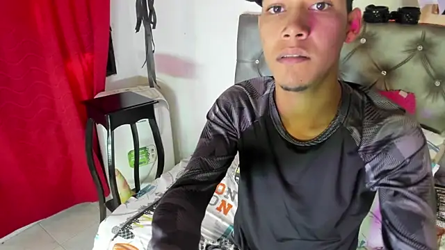 Snapshot of xxKamadevaxx chatting on 10.24.25 xxKamadevaxx online show from 10.24.25