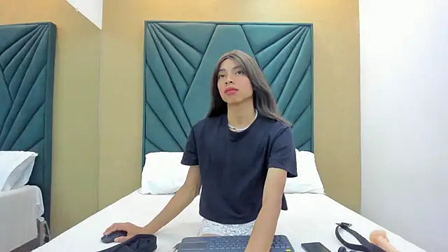 iris scott1 online show from 09.27.25