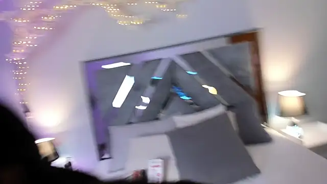 Isa Rouse   online show from 10.17.25