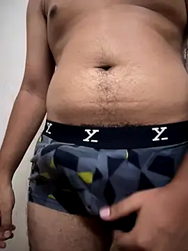 Snapshot of engineerboy14 chatting on 10.10.25 engineerboy14 online show from 10.10.25