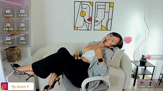 Snapshot of Lyliboomm chatting on 06.17.26 Lyliboomm online show from 06.17.26