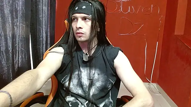 Snapshot of stvn_hot chatting on 10.04.25 stvn hot online show from 10.04.25