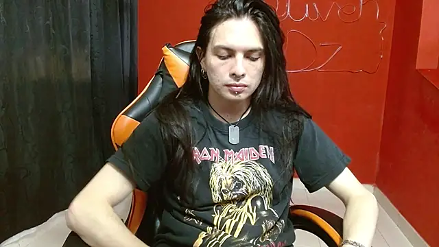 Snapshot of stvn_hot chatting on 11.15.25 stvn hot online show from 11.15.25