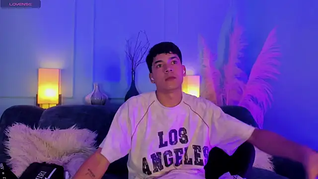 SandroVeyra online show from 11.04.25