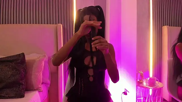 Snapshot of AishaValcazar chatting on 09.30.25 AishaValcazar online show from 09.30.25