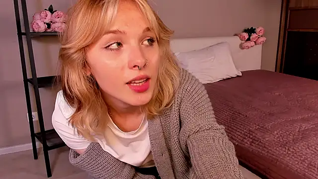 RaeleneVescio online show from 09.21.25