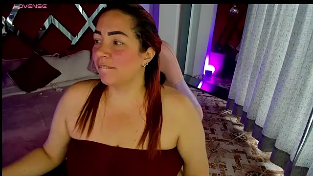 alexiaystive3 online show from 10.13.25