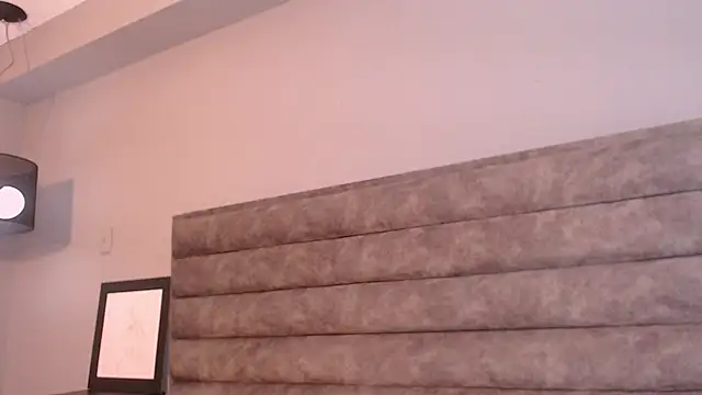 Aliciabloom online show from 10.04.25