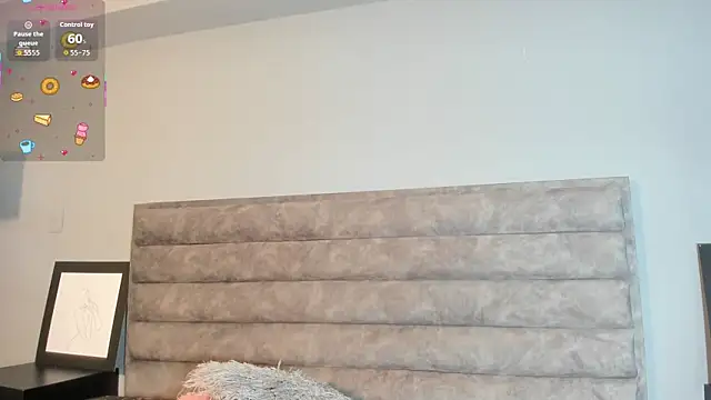 Aliciabloom online show from 10.21.25