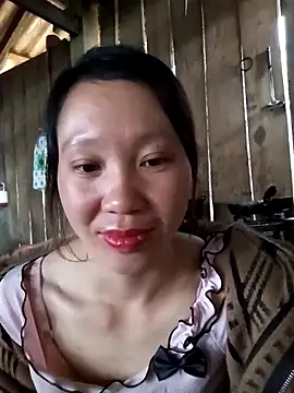 bonnie-00 online show from 12.18.25