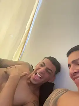 Snapshot of maykel_and_mike chatting on 10.08.25 maykel and mike online show from 10.08.25