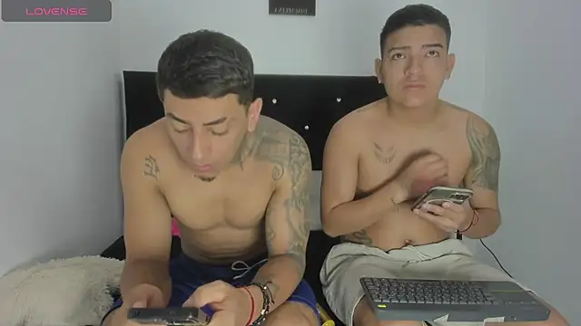 Snapshot of maykel_and_mike chatting on 11.15.25 maykel and mike online show from 11.15.25