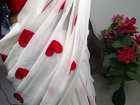 Snapshot of Naughtyy_stripgirl chatting on 09.24.25 Naughtyy stripgirl online show from 09.24.25