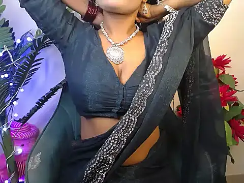 Snapshot of Naughtyy_stripgirl chatting on 10.11.25 Naughtyy stripgirl online show from 10.11.25