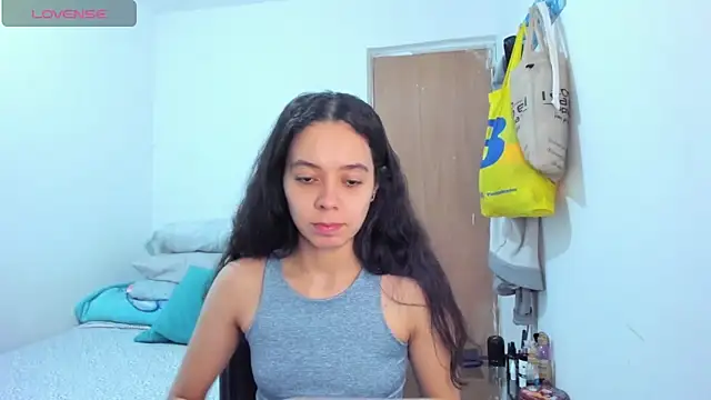 Snapshot of Annie_rosse1017 chatting on 10.28.25 Annie rosse1017 online show from 10.28.25