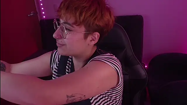 Miacatsito3 online show from 10.02.25