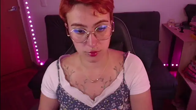 Miacatsito3 online show from 10.21.25