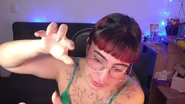 Miacatsito3 online show from 03.21.26