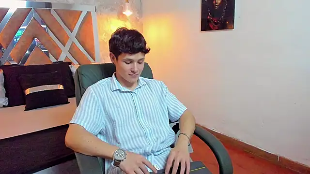 Snapshot of kraven_lust chatting on 09.25.25 kraven lust online show from 09.25.25