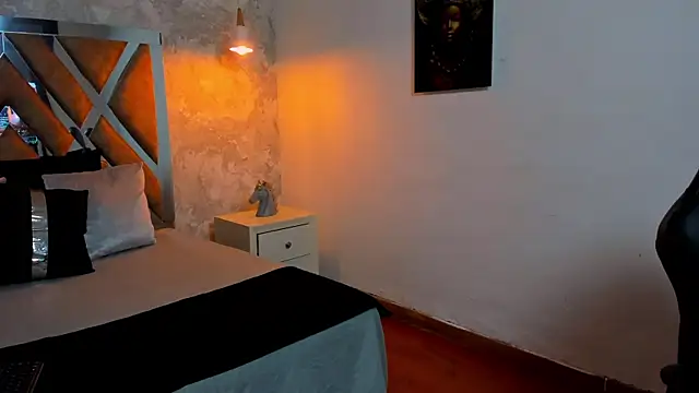 Snapshot of kraven_lust chatting on 10.11.25 kraven lust online show from 10.11.25